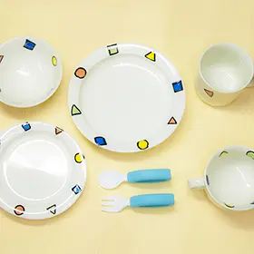 幼児用食器 イメージ
