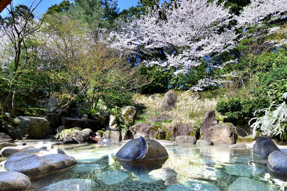 村杉温泉 長生館 露天風呂での入浴